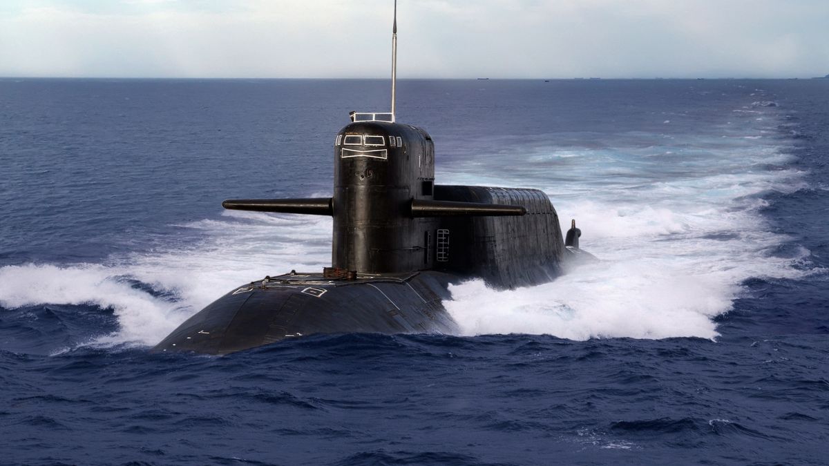 Navel nuclear submarine
Navel nuclear submarine cruising on open sea
razihusin
warfare, defence, at sea, floating, marine, naval, nuclear, vessel, maritime, defense, fleet, border, torpedo, surface, armed, ocean, boat, power, wave, fuel, nautical, motor, weaponry, coast
