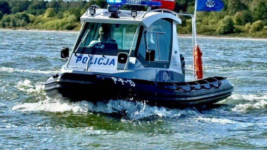 Oprócz łodzi tomaszowska komenda otrzymała także pojazd marki La