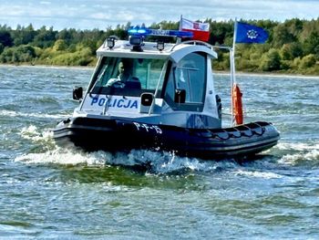 Tomaszów Mazowiecki: Nowa łódź i samochód terenowy dla policji wodnej