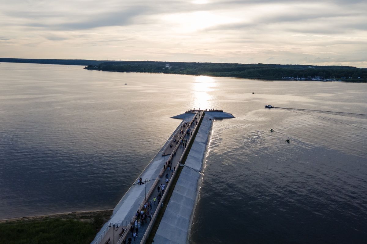 Mieszkańcy i turyści pokochali plażę i molo w Smardzewicach 