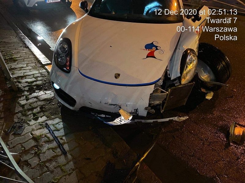 Porsche Cayman z Panek Carsharing rozbite