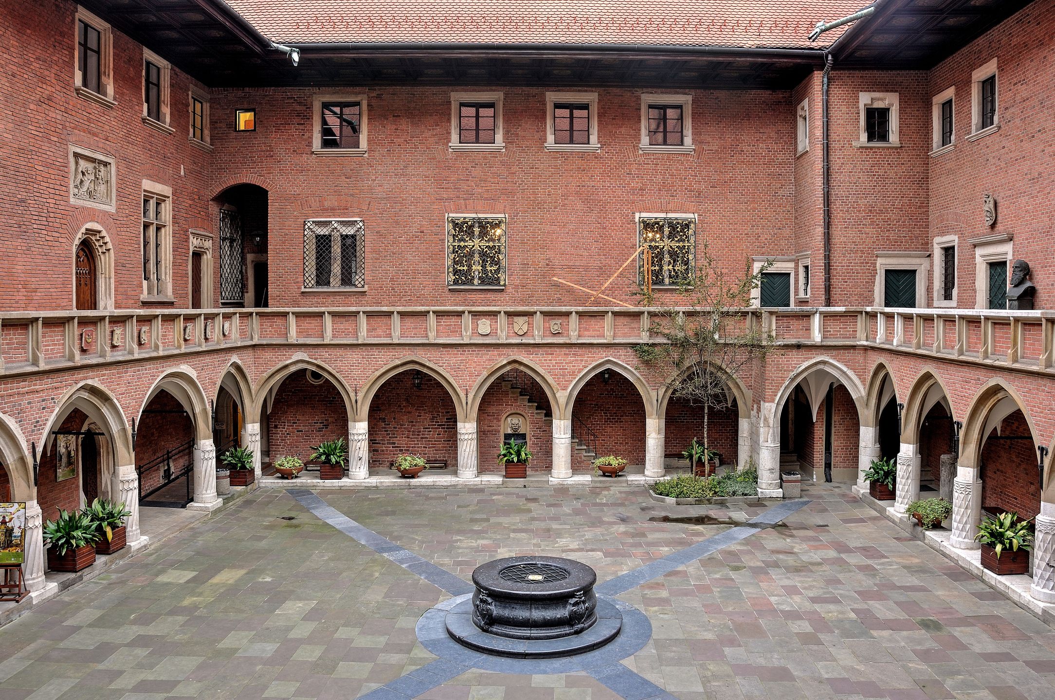 Dziedziniec Collegium Maius