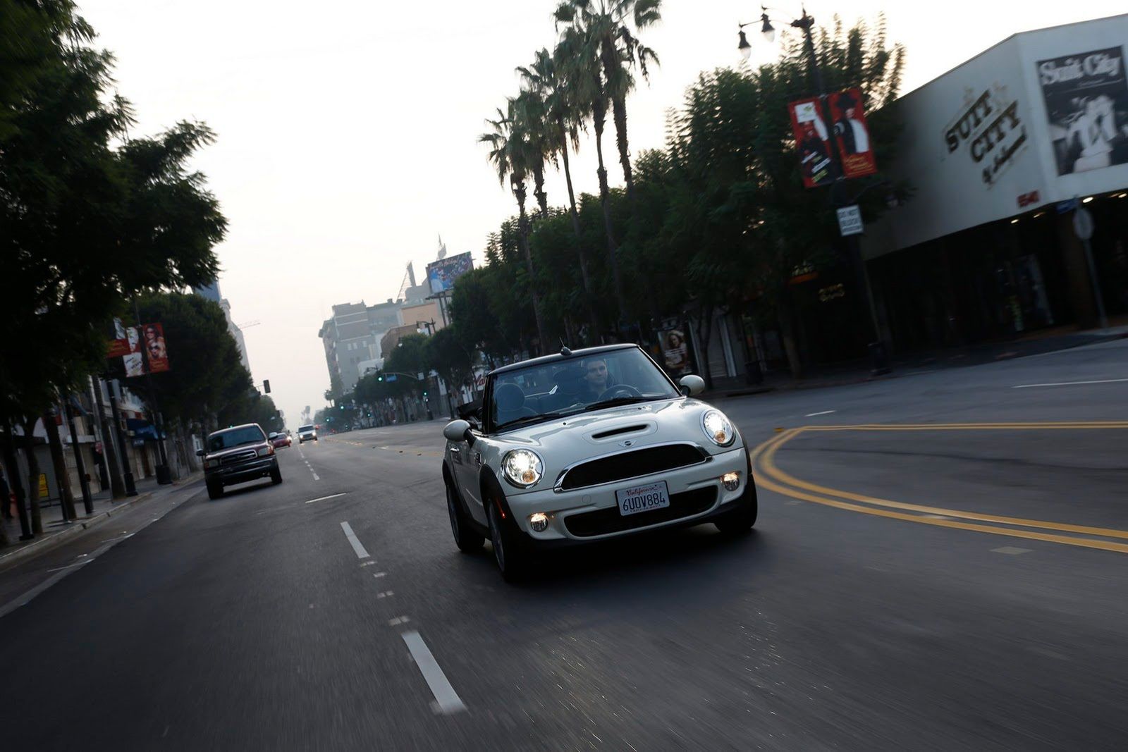 Galeria Mini jako celebracja sprzedaży półmilionowego egzemplarza w USA 157