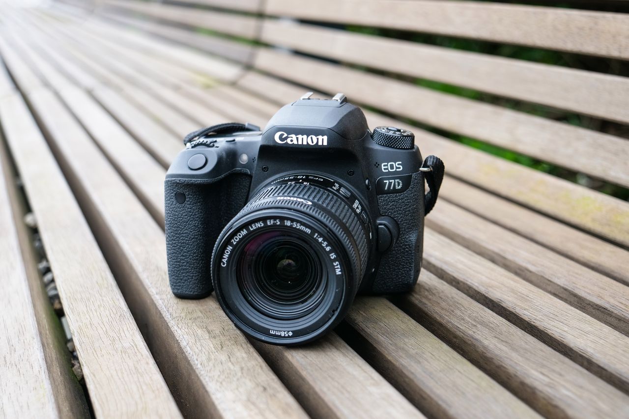 Canon EOS 77D