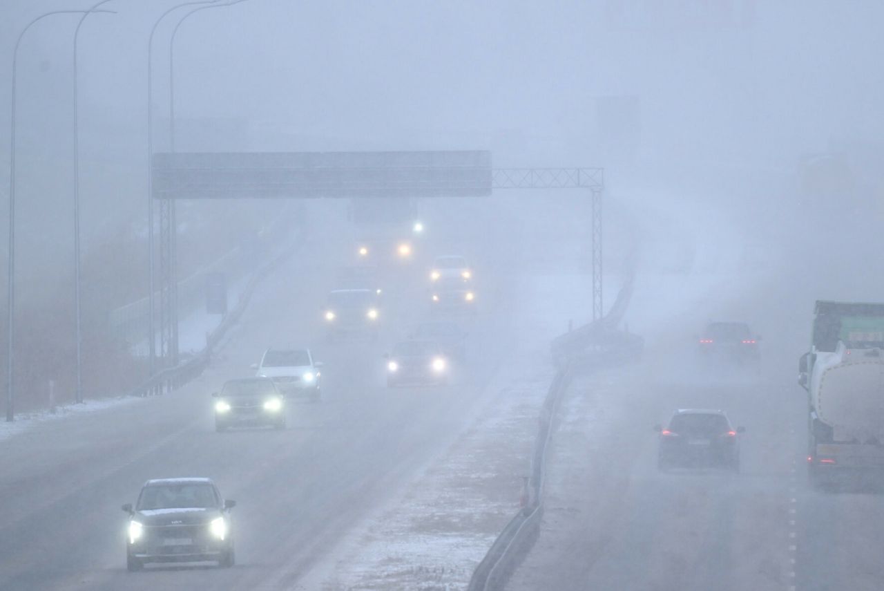Śnieżyce w Polsce. Poważny wypadek koło Mławy na S7