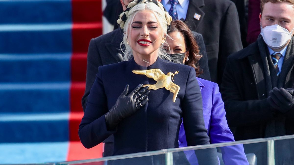 Lady Gaga zaśpiewała hymn w dniu zaprzysiężenia Bidena na prezydenta