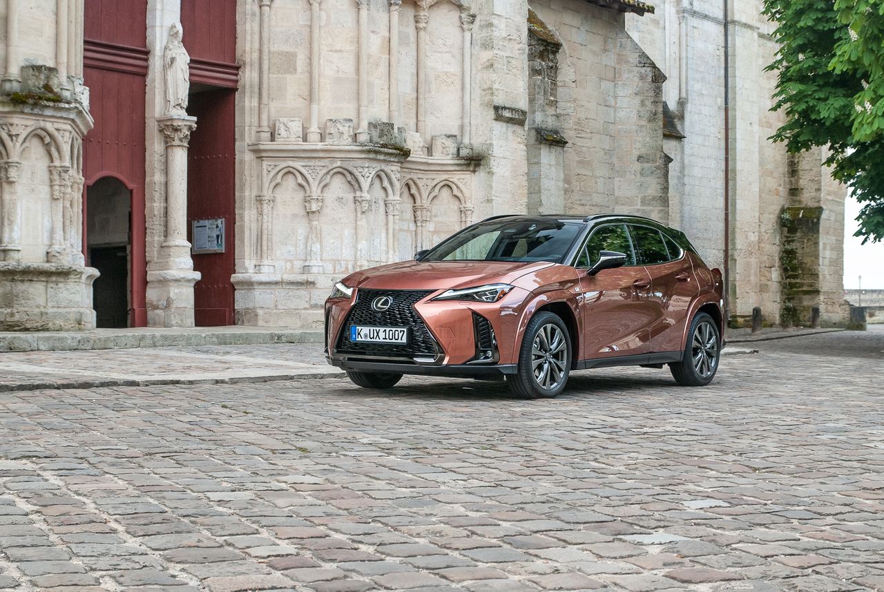 Pierwsza jazda: Lexus UX po aktualizacji. 5 l/100 km to żaden problem