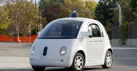 Za 77 zł/h Google zatrudni kierowców samochodów autonomicznych