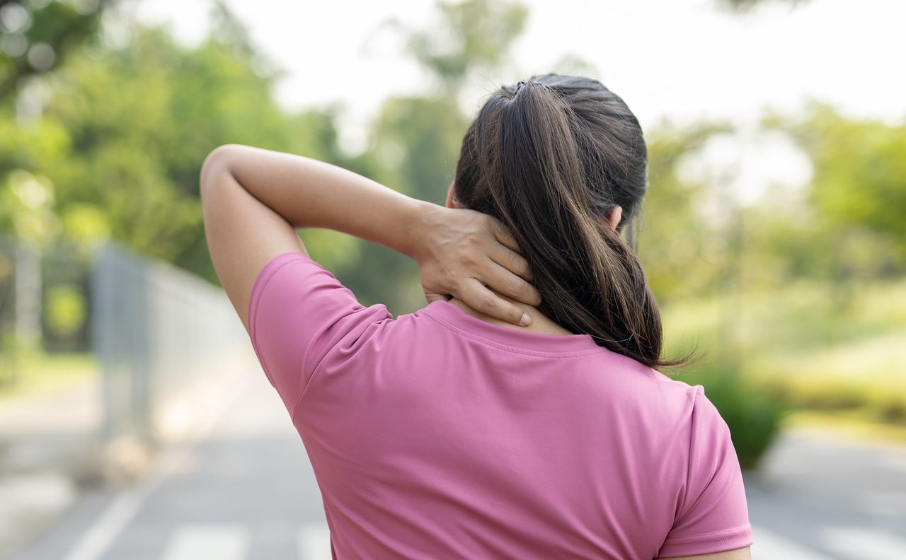 Nawykowo rozciągała szyję. Nagle doznała udaru