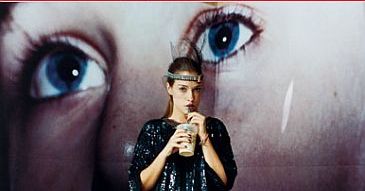 Curuś w "Teen Vogue"