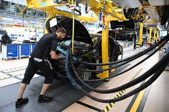 Giganci z Niemiec zwalniają na potęgę. Płacą za to miliardy euro