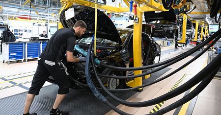 Giganci z Niemiec zwalniają na potęgę. Płacą za to miliardy euro
