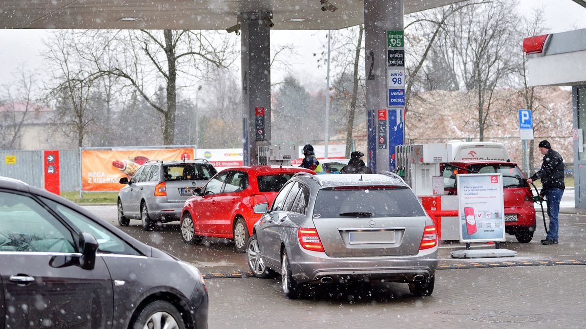 Niższe ceny na stacjach ucieszyły nie tylko Polaków