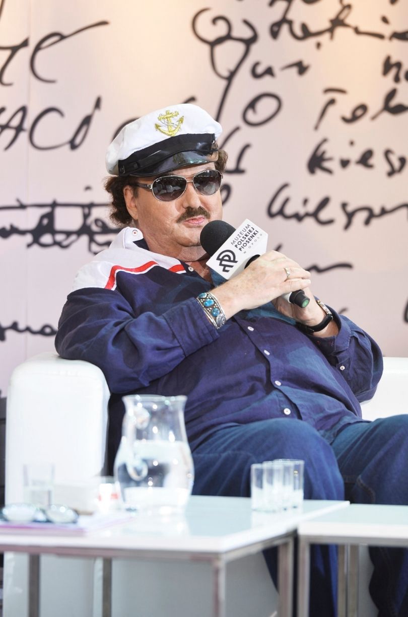 Krzysztof Krawczyk nie żyje. Przed śmiercią zachęcał fanów do obejrzenia koncertu sprzed lat