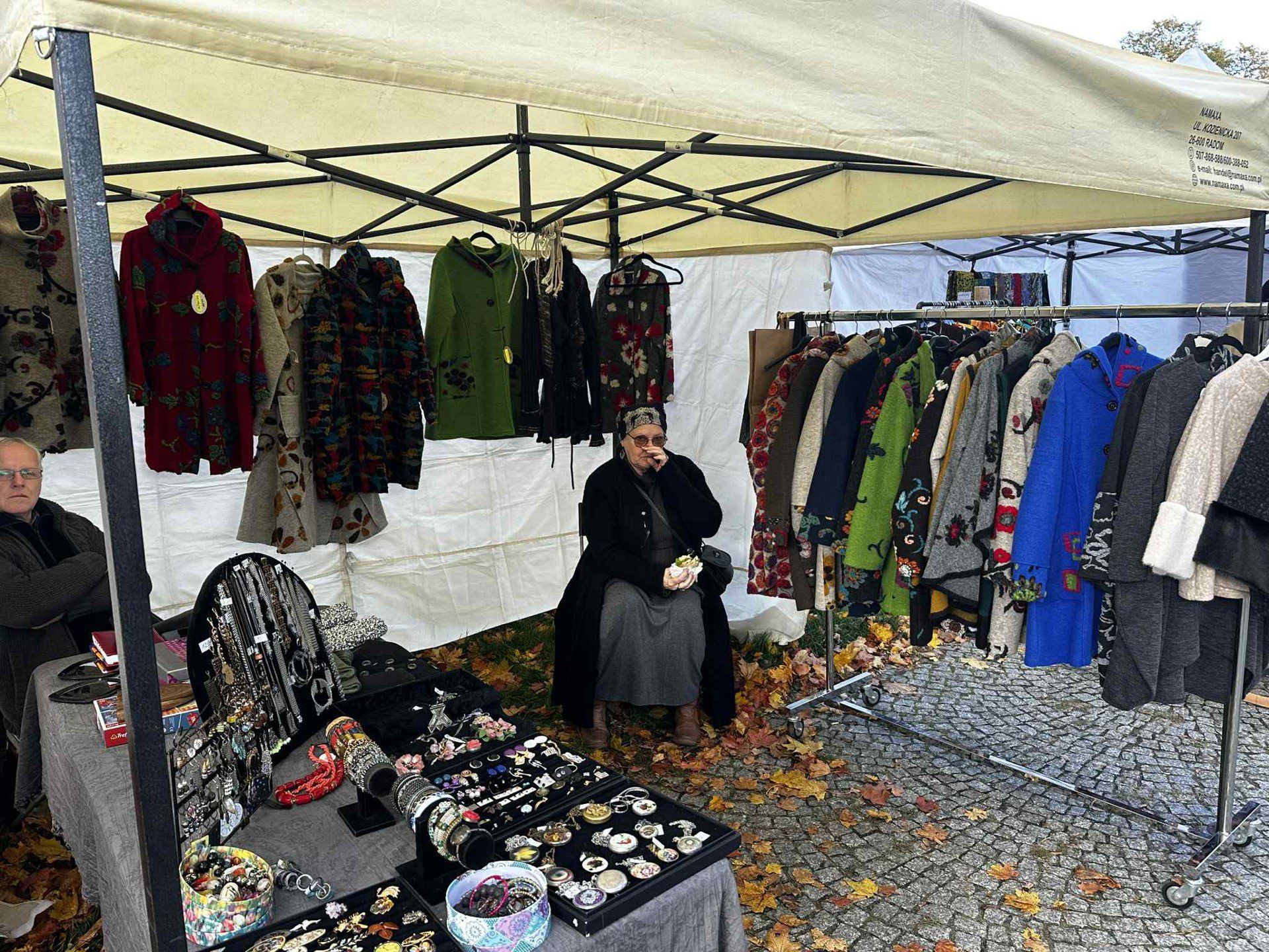 księży młyn targ staroci lodz