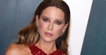 Aktorka zakładała spodnie, gdy nagle... Ale pech! Finał w szpitalu