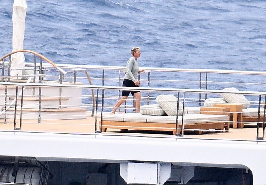 Ellen Degeneres byczy się z żoną Portią i Kris Jenner na jachcie