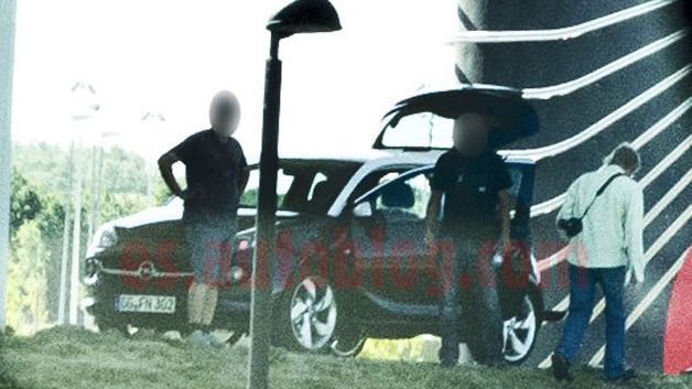 Opel Adam (fot. es.autoblog.com)