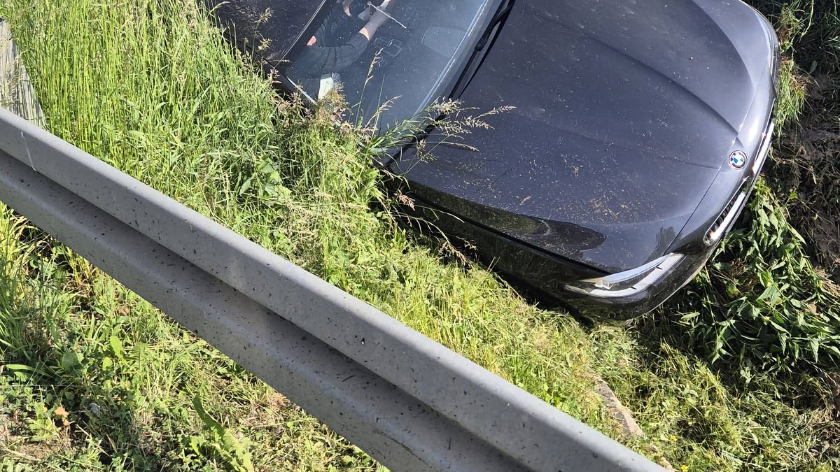 Pojazd, który zjechał z drogi
