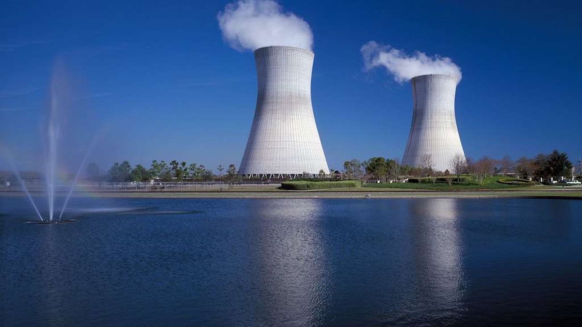 Chłodnie kominowe elektrowni jądrowej