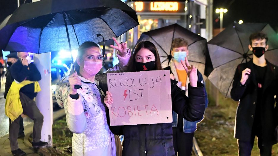 Strajk kobiet. Wrocław. Zaatakował dziennikarkę, wyszedł na wolność. Lewica chce wyjaśnień