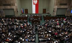 Zakaz trzymania psów na łańcuchu. Jest decyzja Sejmu