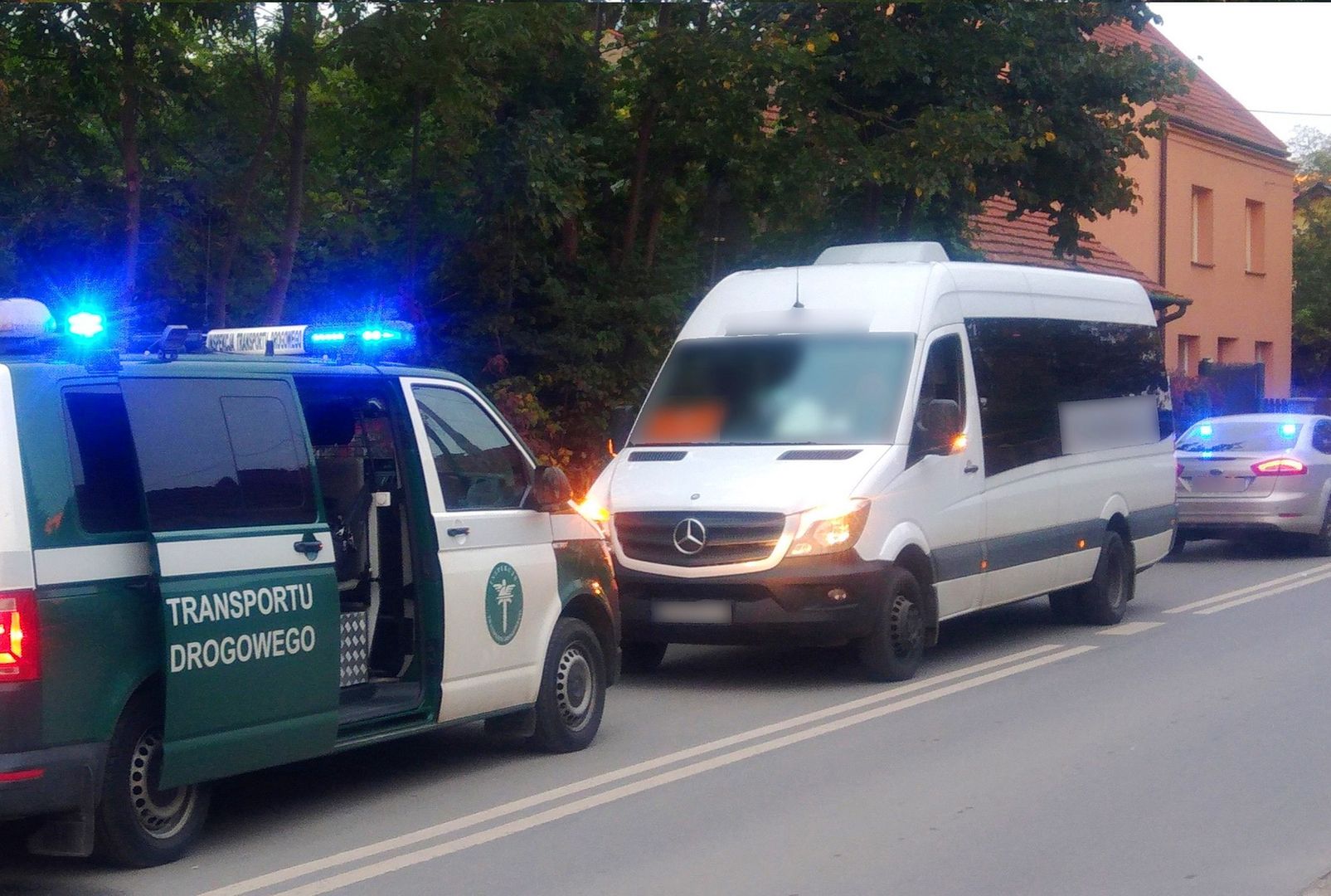 54-latek z Polski. Wiózł pod prąd 19 osób. Jechał na podwójnym gazie