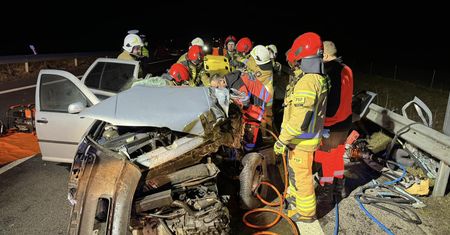 Auto całkowicie zmiażdżone. Koszmarny wypadek