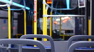 Nastolatka potrącona w Orlu pod Grudziądzem. Wyszła zza autobusu wprost pod koła