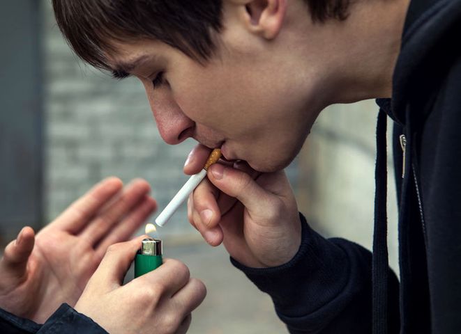 Jest dwa razy bardziej prawdopodobne, że to nastolatki z astmą zaczną palić a nie ich zdrowi rówieśnicy