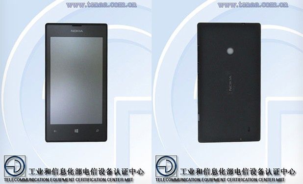 Lumia 525 (fot. engadget.com)