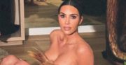 Prawie NAGA Kim Kardashian pozuje w samym futerku. Internauci grzmią: "Czujesz dumę, że wspierasz tak OKRUTNY PRZEMYSŁ?"