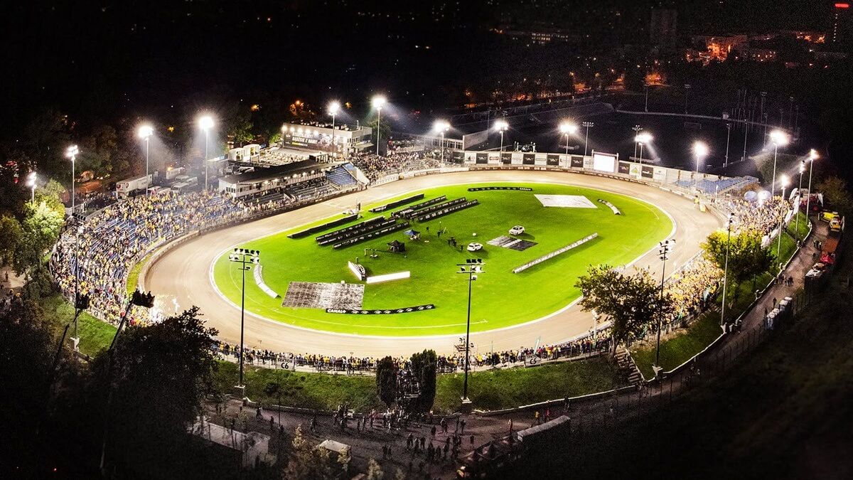 Mecz na stadionie żużlowym w Lublinie