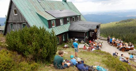 Karkonosze. Rekordowa frekwencja na szlakach i Śnieżce