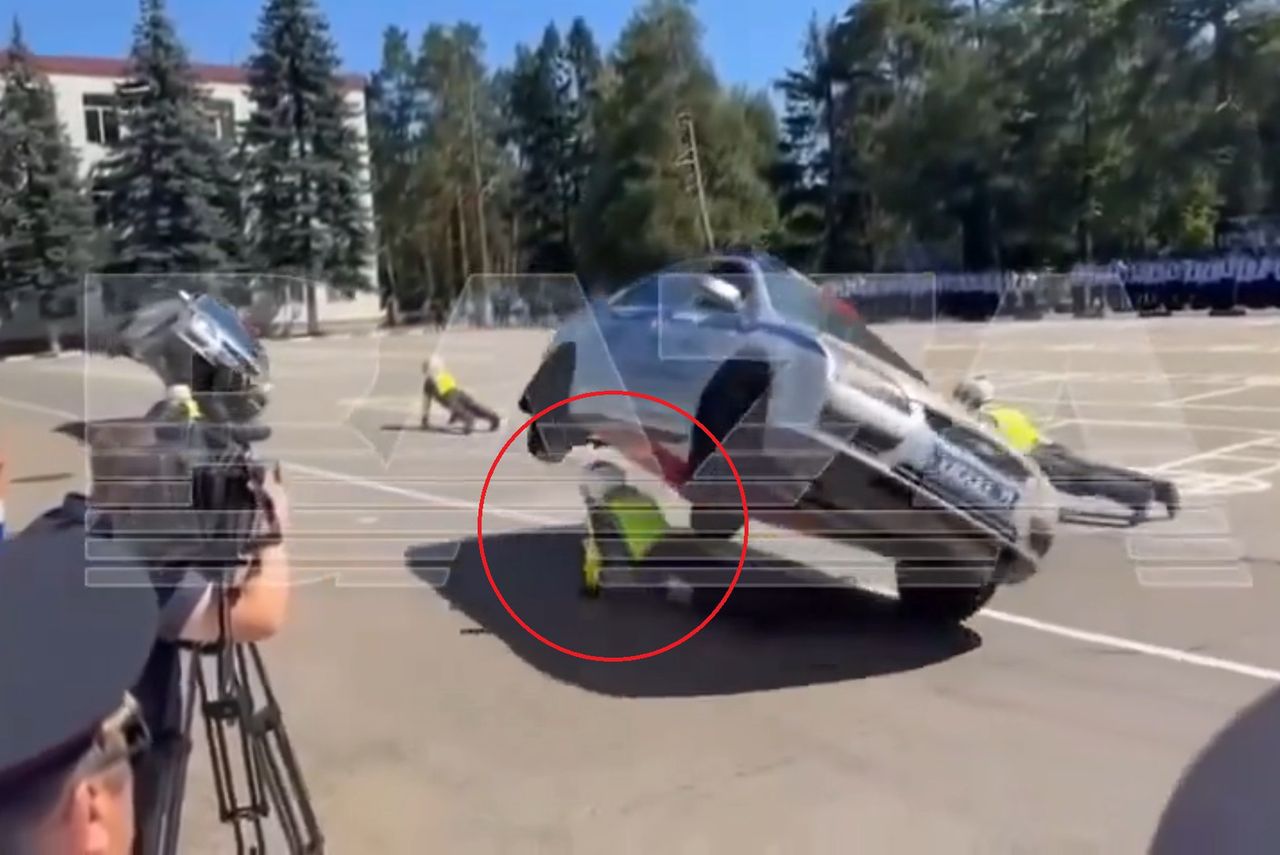 Police stunt goes wrong: Russian officer survives car crush