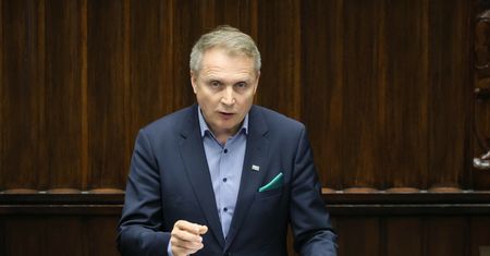 Pilne spotkanie ministra z kierownictwem KOWR. Smolarz domaga się zwrotu działki pod CPK
