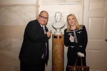 x.com/clashreport Steven Cheung i Karoline Leavitt