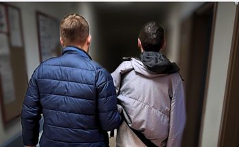 Gwałciciel unikał służb. Zatrzymali go łowcy głów