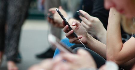 Departament Stanu USA chciał zrobić sobie reklamę. Ludzie uznali ją za scam