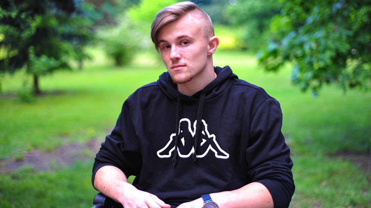 Adrian prawdopodobnie do końca życia będzie jeździł na wózku