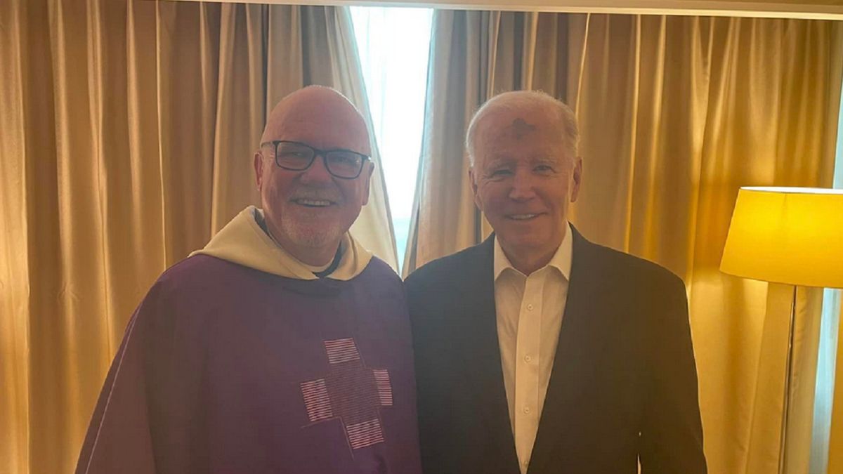 Joe Biden uczestniczył w mszy z okazji Środy Popielcowej.