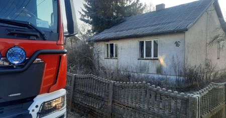 Tragiczny pożar w świąteczny poranek. Strażacy odnaleźli zwęglone zwłoki