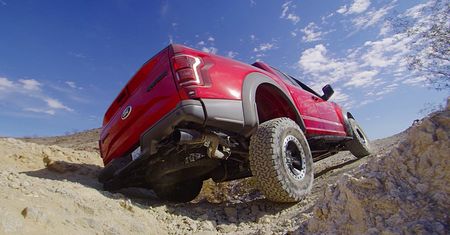 Ford opatentował wysuwany wydech. Idealny do offroadu