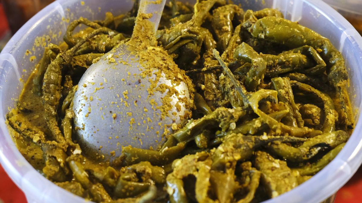 Indian home made spicy pickle background, Marinated food.
Indian home made spicy pickle background, Marinated food.
Vinayak Jagtap
achar, indian, home, healthy, cuisine, dish, spicy, storage, chilli, pickles, traditional, chilies, spices and herbs, south indian food, preserved, lemon pickle, spicy pickles, south india, pickle jar, jars of food, rustic kitchen, tasty, close up food, indian kitchen, close up, hot, home made, home made food, vegetarian, pickle bottle, fresh, indian pickles, handmade, asian, taste, typical, mouthwatering, display, lemon