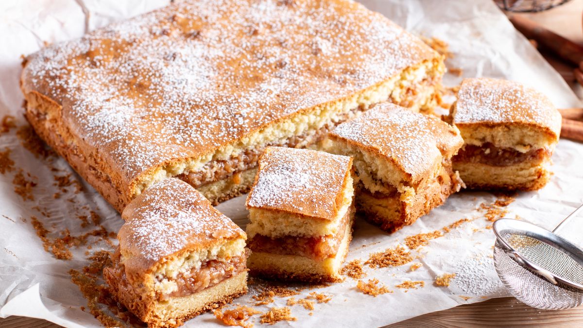 Jabłecznik na ucieranym cieście kefirowym