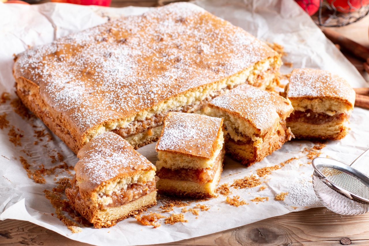 Apple cake on a kefir-based butter batter