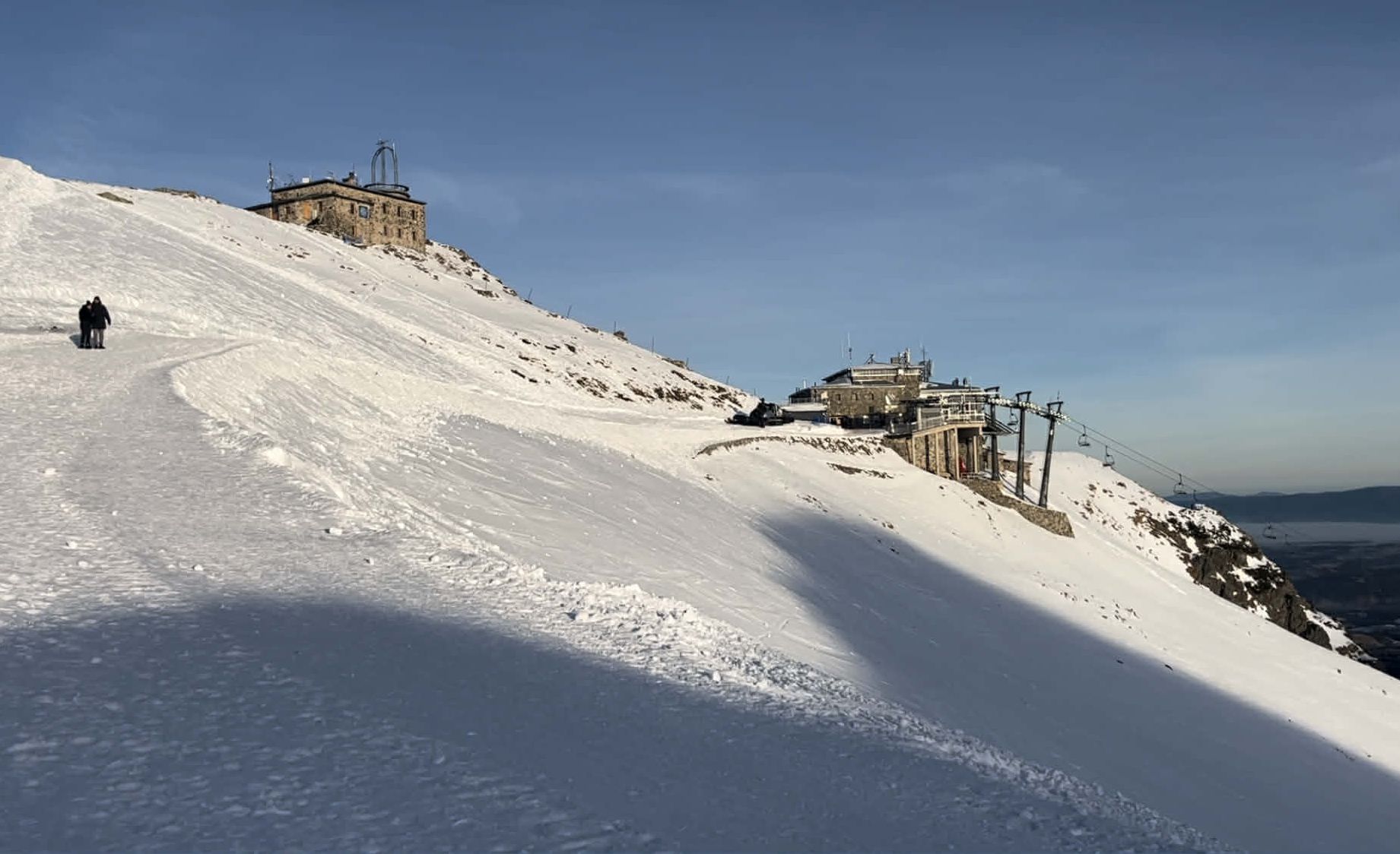 Pustki na Kasprowym w poniedziałkowy poranek