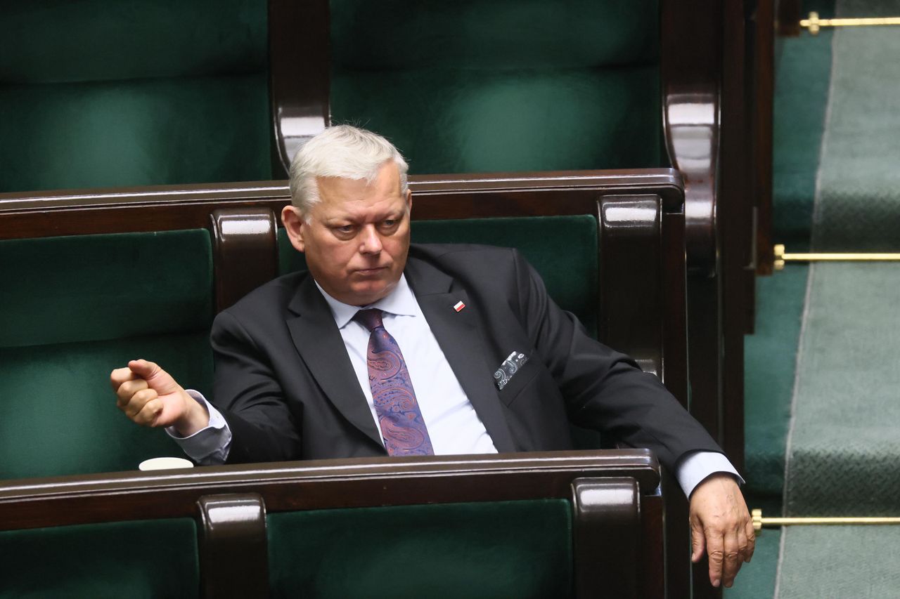Krzyczał w Sejmie o "debilu". "Poszkodowany" chce konsekwencji