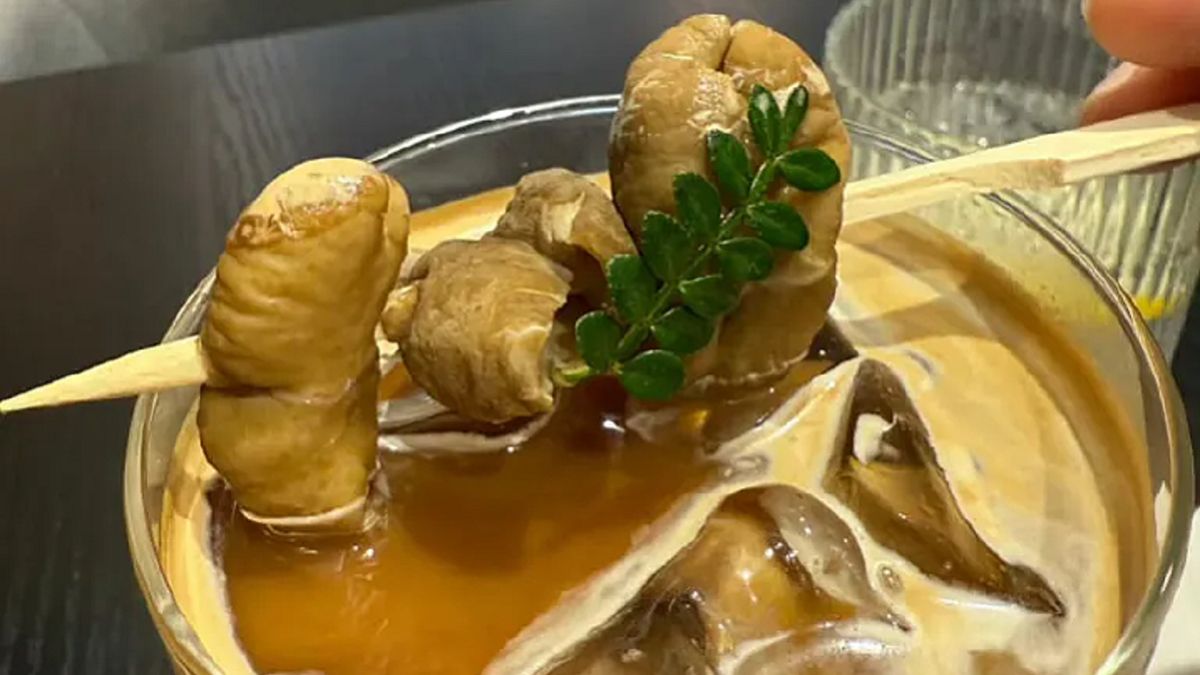 Kawa latte z wieprzowymi jelitami zdobywa popularność