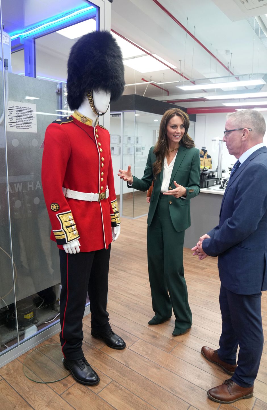 Kate Middleton odwiedza producentów tekstyliów w Leeds